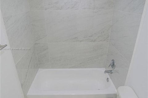 Copropriété à vendre à North Miami, Floride: 1 chambre, 73.49 m2 № 1975894 - photo 15
