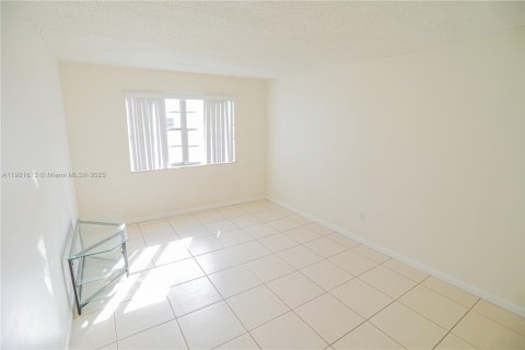 Copropriété à vendre à North Miami, Floride: 1 chambre, 73.49 m2 № 1975894 - photo 9