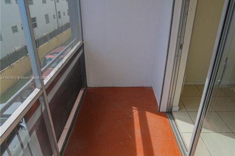 Copropriété à vendre à North Miami, Floride: 1 chambre, 73.49 m2 № 1975894 - photo 17