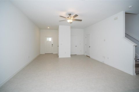Touwnhouse à louer à San Antonio, Floride: 3 chambres, 154.78 m2 № 2425445 - photo 3