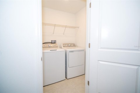 Touwnhouse à louer à San Antonio, Floride: 3 chambres, 154.78 m2 № 2425445 - photo 14