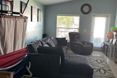 House in Oviedo, Florida 3 bedrooms, 141.68 sq.m. № 1844946 - photo 4