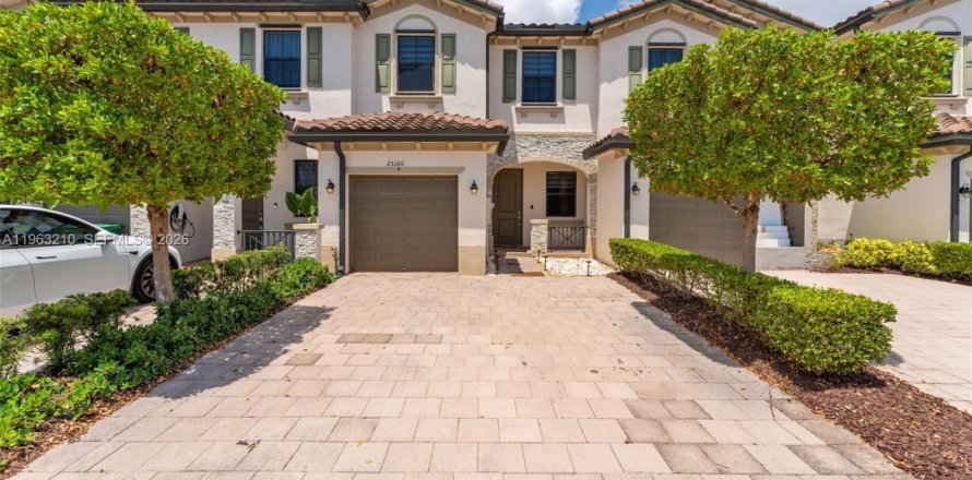 Adosado en Homestead, Florida 3 dormitorios, 133.87 m2 № 2042354