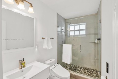 Villa ou maison à vendre à Coral Gables, Floride: 2 chambres, 128.39 m2 № 1955021 - photo 13