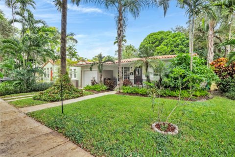 Villa ou maison à vendre à Coral Gables, Floride: 2 chambres, 128.39 m2 № 1955021 - photo 1