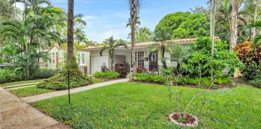 Villa ou maison à Coral Gables, Floride 2 chambres, 128.39 m2 № 1955021