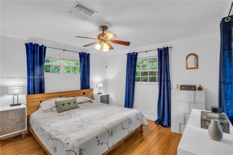 Villa ou maison à vendre à Coral Gables, Floride: 2 chambres, 128.39 m2 № 1955021 - photo 11