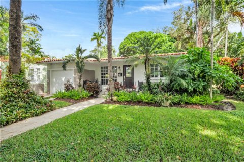 Villa ou maison à vendre à Coral Gables, Floride: 2 chambres, 128.39 m2 № 1955021 - photo 2