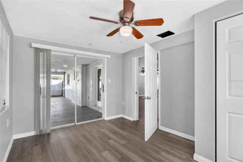 Villa ou maison à louer à Port Richey, Floride: 3 chambres, 91.6 m2 № 2425498 - photo 14