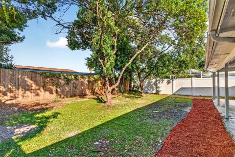 Villa ou maison à louer à Port Richey, Floride: 3 chambres, 91.6 m2 № 2425498 - photo 28