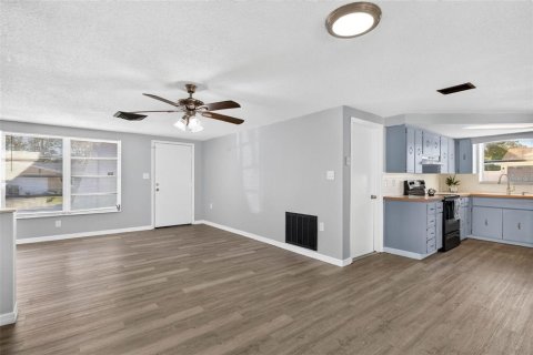 Villa ou maison à louer à Port Richey, Floride: 3 chambres, 91.6 m2 № 2425498 - photo 10