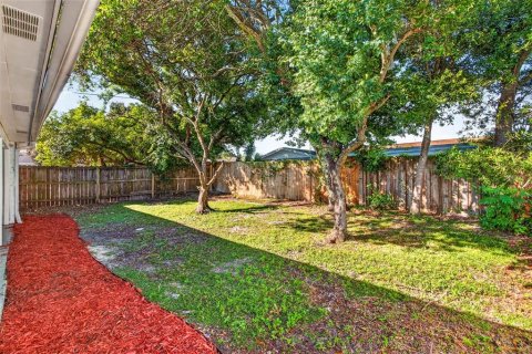 Villa ou maison à louer à Port Richey, Floride: 3 chambres, 91.6 m2 № 2425498 - photo 29