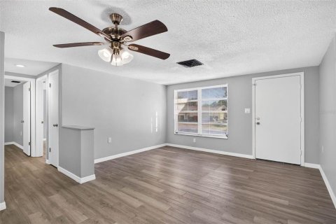 Villa ou maison à louer à Port Richey, Floride: 3 chambres, 91.6 m2 № 2425498 - photo 7