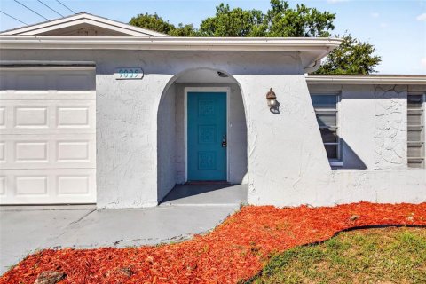 Villa ou maison à louer à Port Richey, Floride: 3 chambres, 91.6 m2 № 2425498 - photo 2
