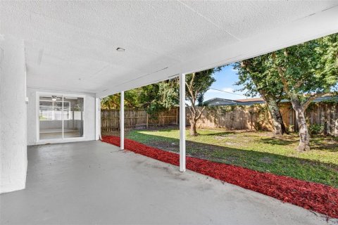 Villa ou maison à louer à Port Richey, Floride: 3 chambres, 91.6 m2 № 2425498 - photo 26