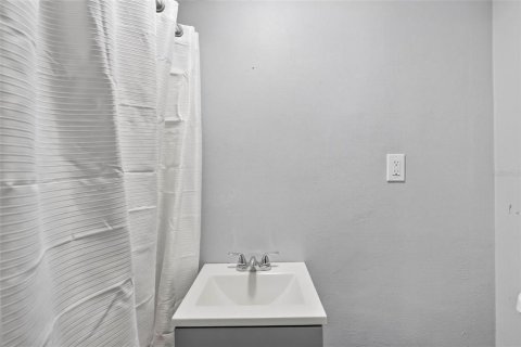 Villa ou maison à louer à Port Richey, Floride: 3 chambres, 91.6 m2 № 2425498 - photo 23
