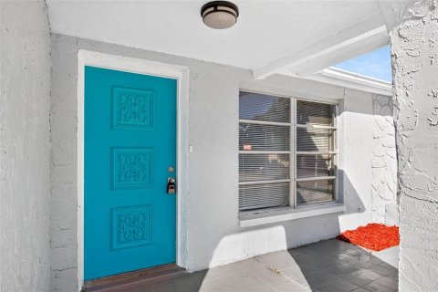 Villa ou maison à louer à Port Richey, Floride: 3 chambres, 91.6 m2 № 2425498 - photo 3