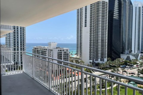 Кондоминиум с 2 спальнями в Санни-Айлс-Бич, Флорида № 1926276