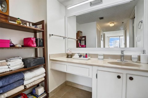 Купить кондоминиум в Санни-Айлс-Бич, Флорида 2 спальни, 114.46м2, № 1926276 - фото 15