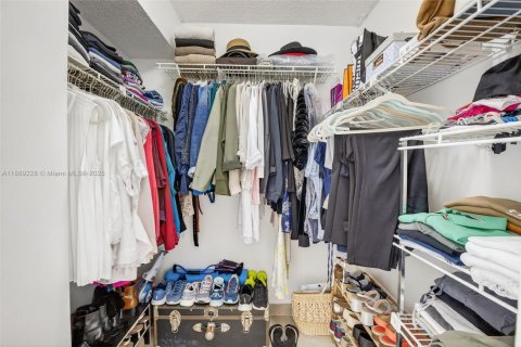 Купить кондоминиум в Санни-Айлс-Бич, Флорида 2 спальни, 114.46м2, № 1926276 - фото 17