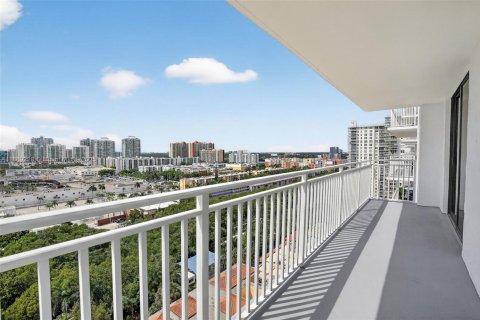 Купить кондоминиум в Санни-Айлс-Бич, Флорида 2 спальни, 114.46м2, № 1926276 - фото 25