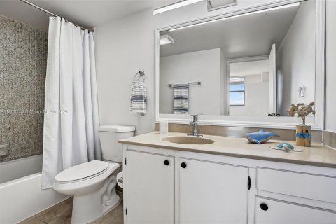 Купить кондоминиум в Санни-Айлс-Бич, Флорида 2 спальни, 114.46м2, № 1926276 - фото 22