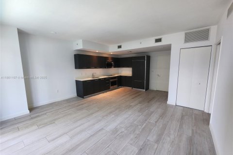 Снять в аренду кондоминиум в Майами, Флорида 1 спальня, 56.58м2, № 1891421 - фото 7