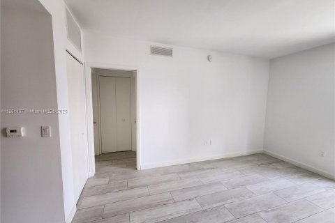 Снять в аренду кондоминиум в Майами, Флорида 1 спальня, 56.58м2, № 1891421 - фото 6