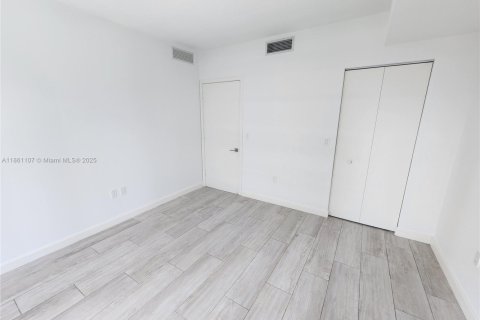 Снять в аренду кондоминиум в Майами, Флорида 1 спальня, 56.58м2, № 1891421 - фото 10