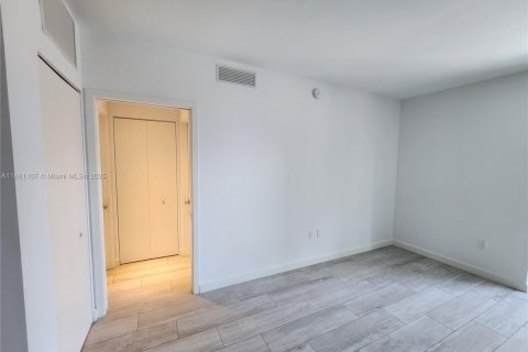 Снять в аренду кондоминиум в Майами, Флорида 1 спальня, 56.58м2, № 1891421 - фото 11
