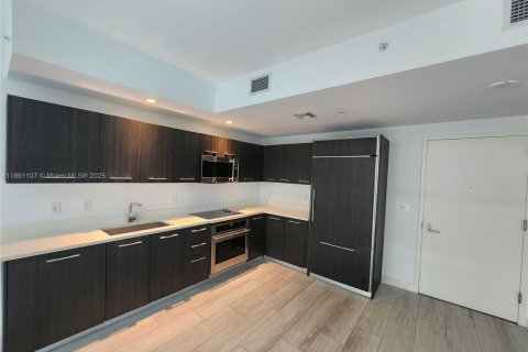 Снять в аренду кондоминиум в Майами, Флорида 1 спальня, 56.58м2, № 1891421 - фото 8