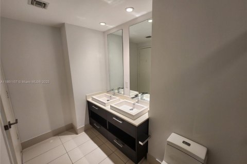 Снять в аренду кондоминиум в Майами, Флорида 1 спальня, 56.58м2, № 1891421 - фото 13