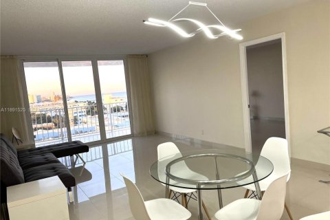 Condo in Deerfield Beach, Florida, 1 bedroom  № 1943875 - photo 20