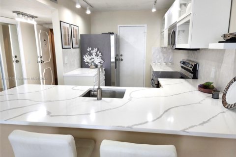 Copropriété à vendre à Deerfield Beach, Floride: 1 chambre, 78.78 m2 № 1943875 - photo 5