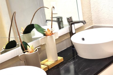 Copropriété à vendre à Deerfield Beach, Floride: 1 chambre, 78.78 m2 № 1943875 - photo 18