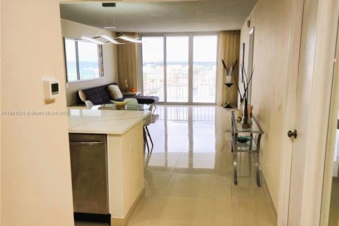 Copropriété à vendre à Deerfield Beach, Floride: 1 chambre, 78.78 m2 № 1943875 - photo 1