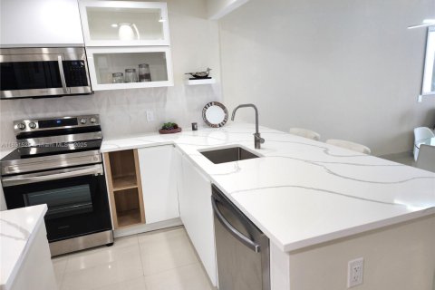 Copropriété à vendre à Deerfield Beach, Floride: 1 chambre, 78.78 m2 № 1943875 - photo 3