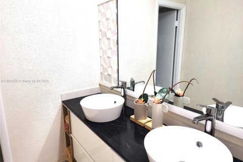 Copropriété à vendre à Deerfield Beach, Floride: 1 chambre, 78.78 m2 № 1943875 - photo 16