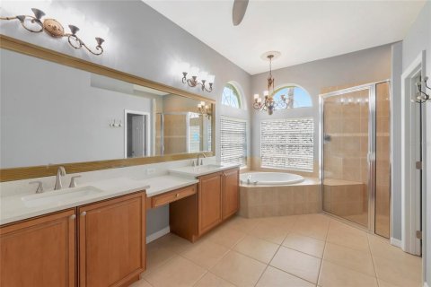 House in Bradenton, Florida 4 bedrooms, 281.22 sq.m. № 2200612 - photo 23