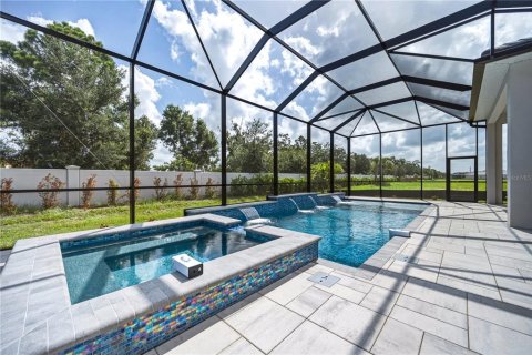 House in Bradenton, Florida 3 bedrooms, 241.36 sq.m. № 2223160 - photo 3