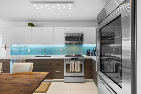 Copropriété à vendre à Miami Beach, Floride: 3 chambres, 135.17 m2 № 1944449 - photo 3