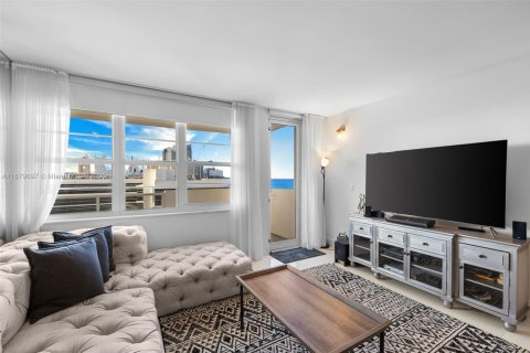Copropriété à vendre à Miami Beach, Floride: 3 chambres, 135.17 m2 № 1944449 - photo 12