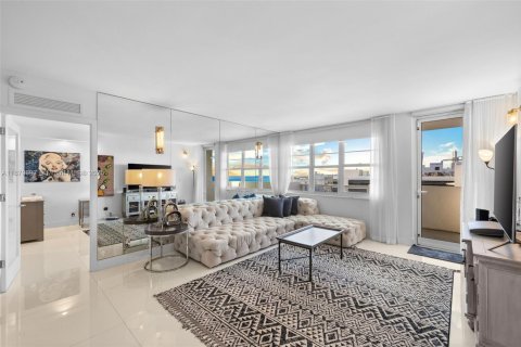 Copropriété à vendre à Miami Beach, Floride: 3 chambres, 135.17 m2 № 1944449 - photo 9
