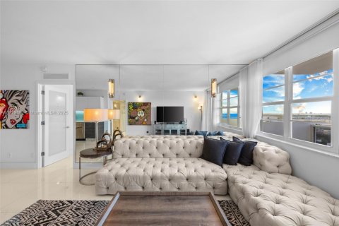Copropriété à vendre à Miami Beach, Floride: 3 chambres, 135.17 m2 № 1944449 - photo 11