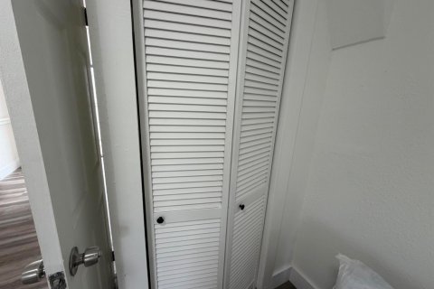 Apartment in Fort Lauderdale, Florida 2 bedrooms, 198.44 sq.m. № 2391786 - photo 13