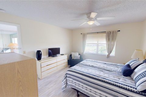 Condo in Sunrise, Florida, 2 bedrooms  № 1981456 - photo 26
