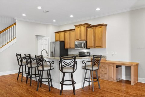 Touwnhouse à vendre à Tampa, Floride: 3 chambres, 210.52 m2 № 2398335 - photo 5