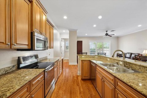 Touwnhouse à vendre à Tampa, Floride: 3 chambres, 210.52 m2 № 2398335 - photo 6