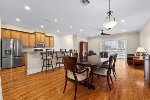 Touwnhouse à vendre à Tampa, Floride: 3 chambres, 210.52 m2 № 2398335 - photo 4
