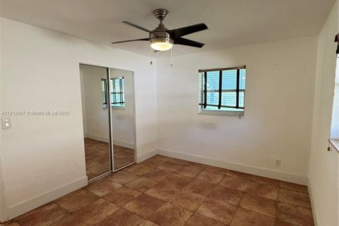 House in Hollywood, Florida 3 bedrooms, 97.08 sq.m. № 1969099 - photo 21